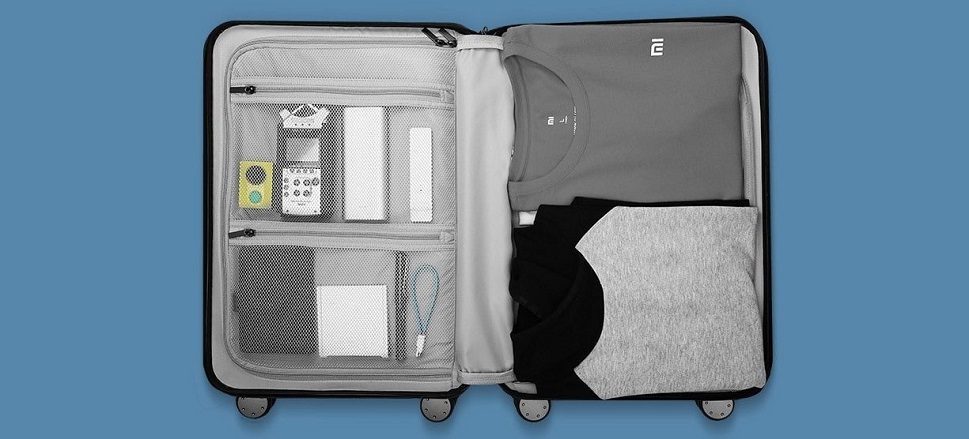 вместительный и надежный чемодан